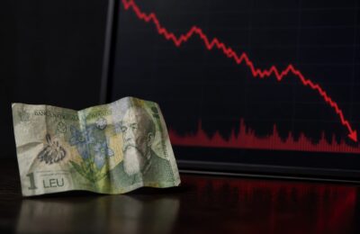România așteaptă decizia Fitch pe 31 iulie. O retrogradare a ratingului de țară ar putea scumpi creditele