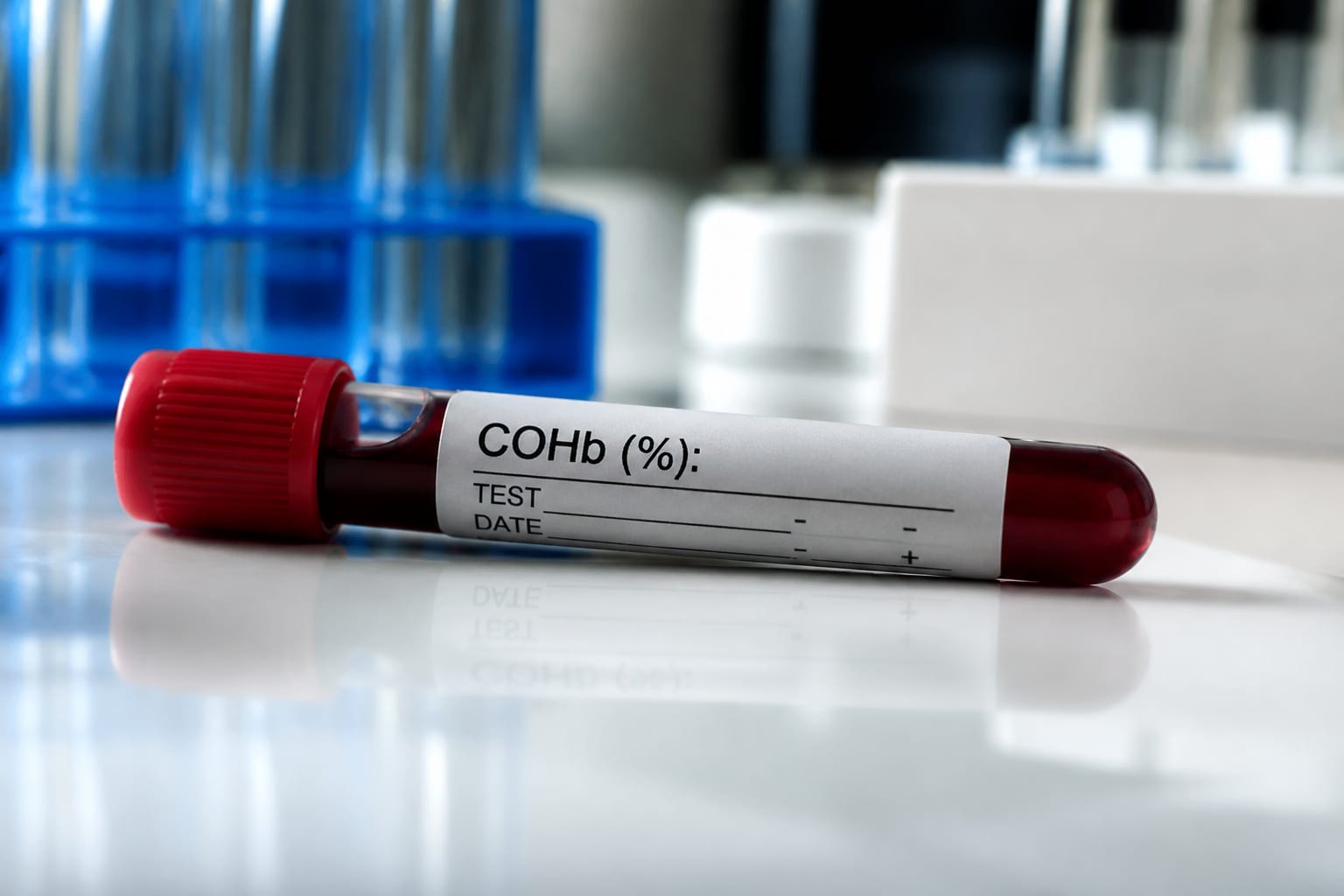 Un nou test de sânge poate prezice riscul de Alzheimer cu ani înainte de apariția simptomelor