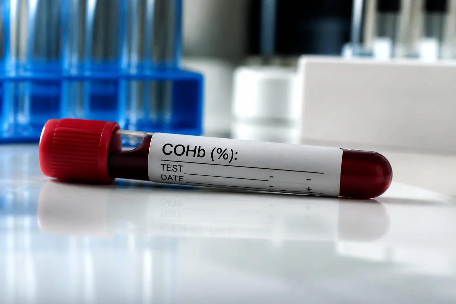 Un nou test de sânge poate prezice riscul de Alzheimer cu ani înainte de apariția simptomelor