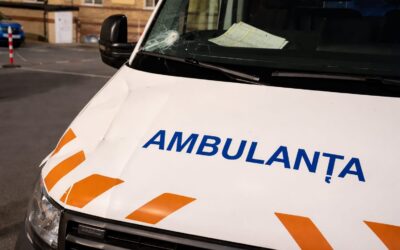 Ambulanțier din Cluj operat de urgență după ce echipajul a fost atacat cu bâte și topoare