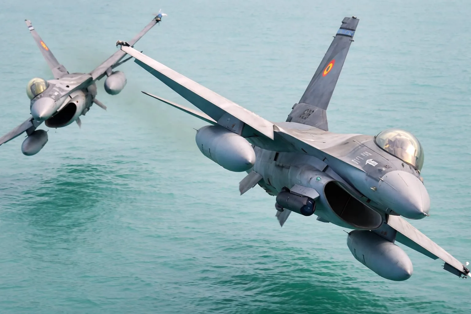 Două avioane F-16 au fost ridicate de la sol după ce o țintă aeriană a survolat județul Tulcea