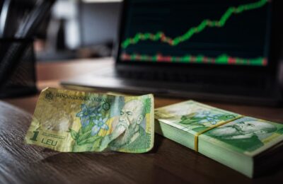 Salariul mediu net a ajuns la 5.684 lei în mai, iar numărul salariaților a coborât la 5,11 milioane