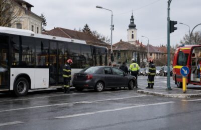 Femeie rănită într-un autobuz care a frânat pentru a evita o coliziune în Sibiu