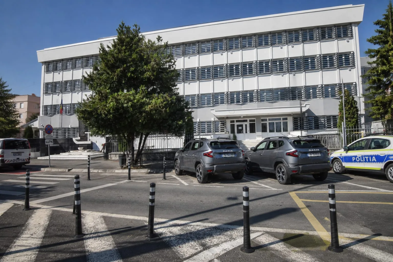 Sediul Police, conflictul