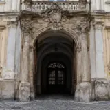 Intrarea principală la Brukenthal Palace
