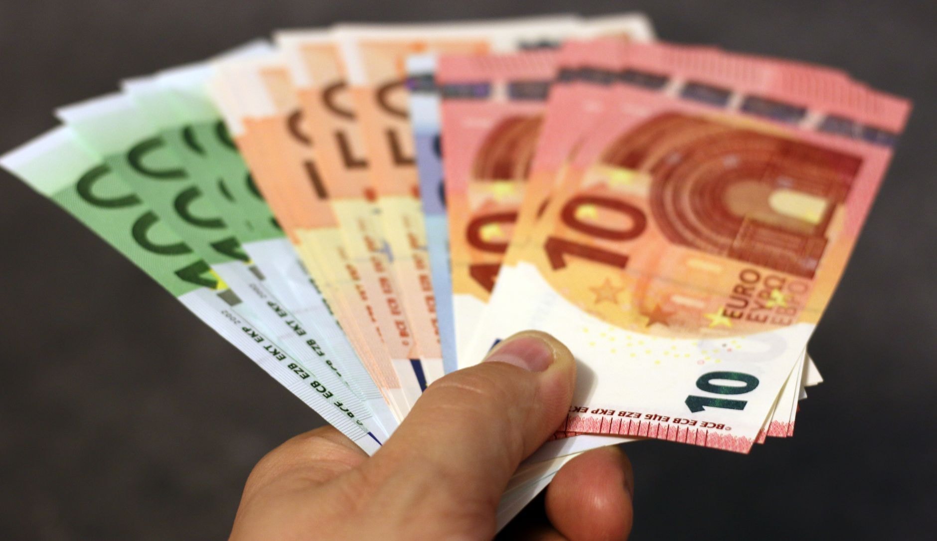 Bancnote euro pentru tranzacții