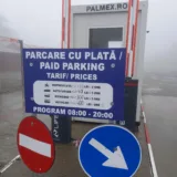 Panou cu tarifele parcării de la Bâlea Lac