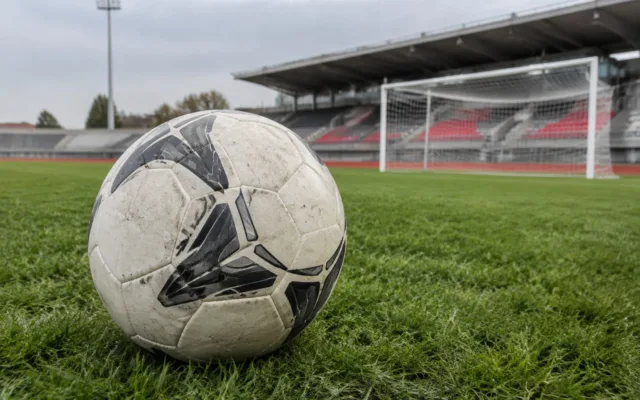 Minge de fotbal la Sibiu’s Municipal Stadium