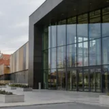 Intrarea centrului comercial Promenada Sibiu