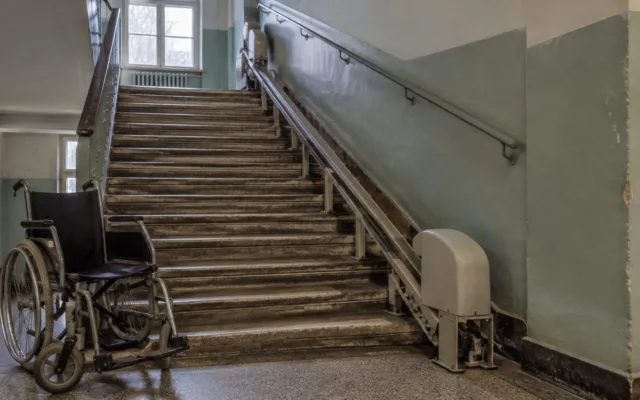Scări și dispozitiv de transport bolnavi