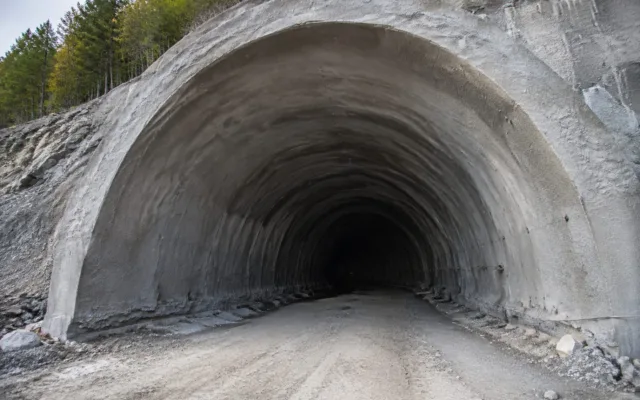 Intrarea în tunelul Boița 1