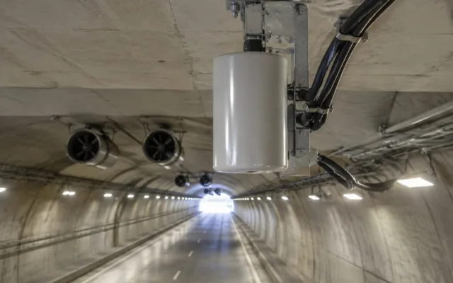 Antenă în tunelul Curtea de Argeș